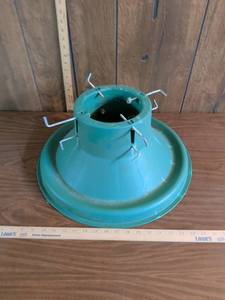 lot 283 image: Green Christmas Tree Stand with Threaded L-Hooks
