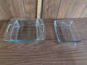 lot 295 image: Pyrex 8x8 in 2 Qt Baking Dish with Handles Lot of 2