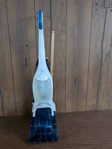 lot 299 image: Easy Home Corded Carpet Cleaner