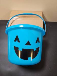 Jack-o'-Lantern Face Trick-or-Treat Bucket with Carry Handle Lot of 2 - Retail: $5