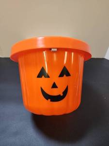lot 70412 image: Halloween Light Up Jack-o-Lantern Plastic Candy Bucket Orange 8 in Tall (Lot of 3) - Retail $10