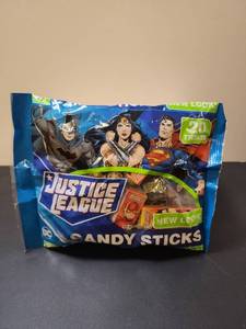 lot 71259 image: Justice League Candy Sticks 20 Treats 1.83 oz (52g) Bag - Retail $6