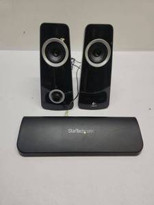 lot 11 image: Logitech Speaker System Z320 with StarTech Docking Station