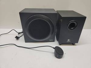 lot 51 image: Logitech Speaker System Z313 2.1 Audio Subwoofer Satellite Speakers