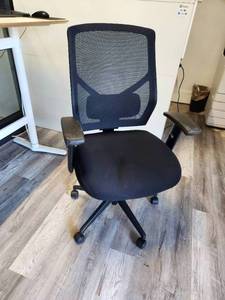 lot 61 image: Black Mesh Office Chair with Padded Seat and Armrests