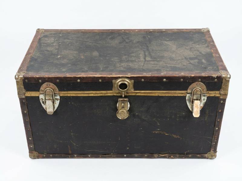 lot 4071 image: Vintage Storage Chest