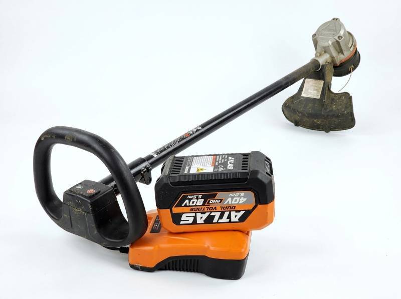 lot 64174 image: Atlas 40V Cordless String Trimmer w Battery & Charger