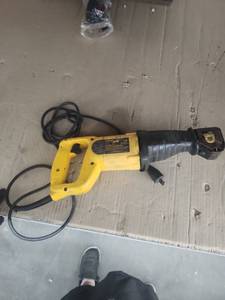 lot 6006 image: DeWalt DW303M Variable Speed Reciprocating Saw 120V 9A 1-18in Stroke