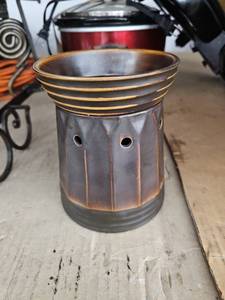 lot 6013 image: Scentsy Electric Ceramic Wax Warmer 120V 25W Model P014 Brown (Needs Light Bulb)