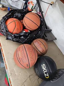 lot 6026 image: Lot of Assorted Basketballs Spalding TF-1000 Wilson Evolution SKLZ