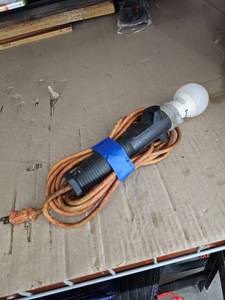 lot 6027 image: Ecosmart LED Bulb Trouble Light w Orange Extension Cord and Handle