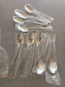 lot 286 image: Nine Pack Spoons - Retail $0