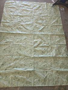 lot 300 image: 82x59 Table Cloth - Retail $0