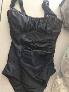 lot 324 image: Aidonger One Piece Swimsuits for Women Tummy Control Ruched Twist Front Bathing Suits Vintage Scoop Neck Swimwear Black Medium - Retail $6,900