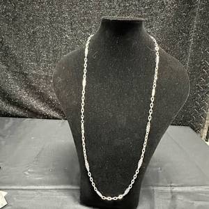 lot 14 image: New 30in NEW Oval Link Chain Necklace with Ridged Segments