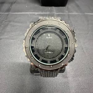 lot 22 image: New Ice King Quartz Water Resistant Wristwatch 53mm Case Brand New