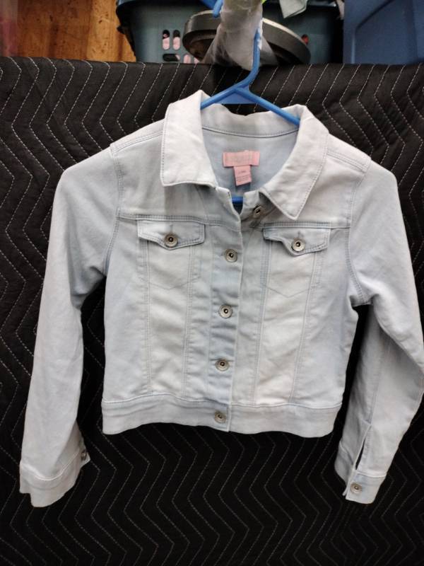 lot 9147 image: Squeezi Girls Light Wash Denim Jacket Size L (10) Button Front