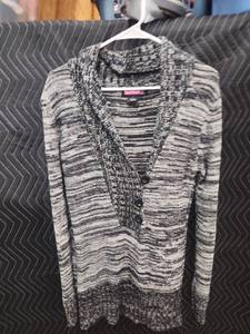 lot 2114 image: SayWhat Womens Size L Marled Black & Gray Knit Shawl Collar Sweater
