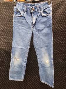 lot 2136 image: Kids Size 10 Regular Light Wash Denim Jeans w Distressed Knees