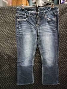 lot 2154 image: Maurices Womens Bootcut Jeans Size 78 REG Dark Wash Contrast Stitching