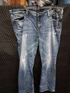 lot 2156 image: Silver Jeans Co. Aiko Womens Distressed Jeans Size 24 L33