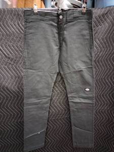 lot 2165 image: Dickies Mens Slim Straight Double Knee Work Pants 30x32 Black WP811BK