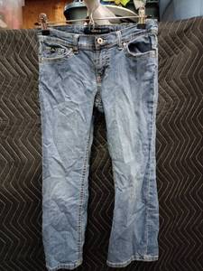 lot 2173 image: Jordache Bootcut Girls Jeans Size 8 12 Plus Light Wash Denim