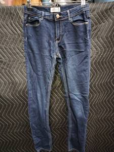 lot 2174 image: Jordache Skinny Jeans Size 14 Dark Blue Denim Five-Pocket