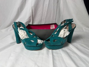 lot 36686 image: Vince Camuto tropical teal true suede