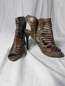 lot 36694 image: vince clamuto aphrodite leather snakeskin heel size 9.5