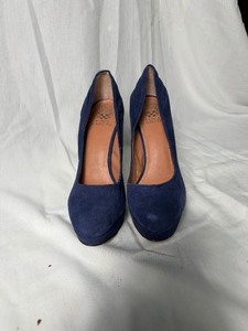 lot 36695 image: vince clamuto navy blue suede heel 9.5