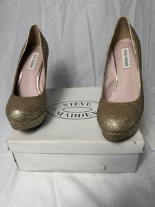 lot 36712 image: steve madden caryssagglittergold high heel size 9.5