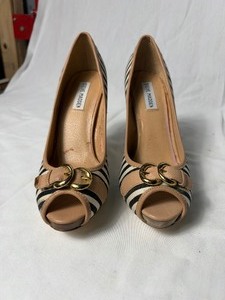 lot 36718 image: steve madden womens blkwht stripe high heel size 9.5
