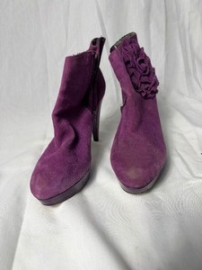 lot 36721 image: steve madden womens purple suede high heel boot with flower design on outter side of boot size 9.5
