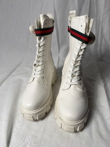 lot 36722 image: olyvia-12 womens army like boot wht with attached coin purse size 9