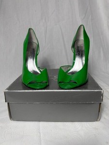 lot 36725 image: Jessica Simpson-NEONA kelly green patent size 9