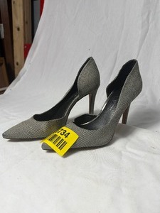 lot 36734 image: Jessica Simpson blkwht pointed toe high heel size 9.5
