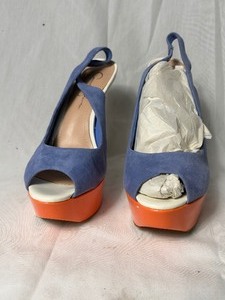 lot 36737 image: Jessica Simpson blueorangewht suede open toed high heel size 9.5