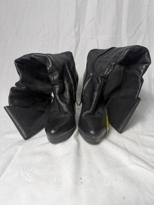 lot 36738 image: Jessica Simpson blk leather wedge knee high boot size 9.5