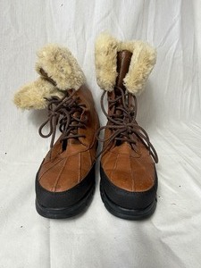 lot 36745 image: RALPH LAUREN light brown with faux fur at top winter boot size 9.5