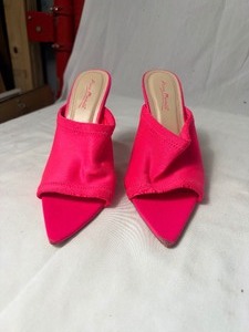 lot 36750 image: ANNA MICHELLE-EXCEPTIONS neon pink opened toed heel size 8