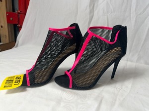 lot 36751 image: ANNA MICHELLE-DASHING FISH NET neon pink high heel size 8