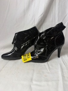 lot 36763 image: GIANNA BINI shinny blk ankle dress high heel boot size 9.5