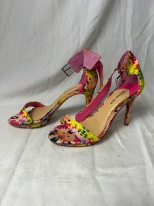 lot 36764 image: GIANNA BINI flower multi colored  open toed ankle strapped size 9.5