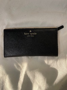 lot 36790 image: KATE SPADE blk wallet