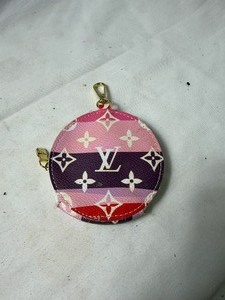 lot 36802 image: gently used small multi colored louis vumon coin purse