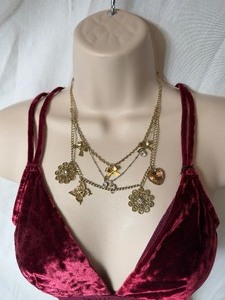 lot 36808 image: gently used gold betsey johnson neckless