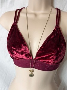 lot 36809 image: gently used betsey johnson womens gold vintage neckless