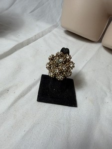 lot 36814 image: gently used gold betsey johnson floral ring