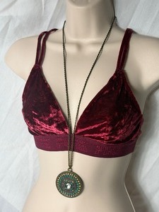 lot 36818 image: gently used vintage womans gold neckless